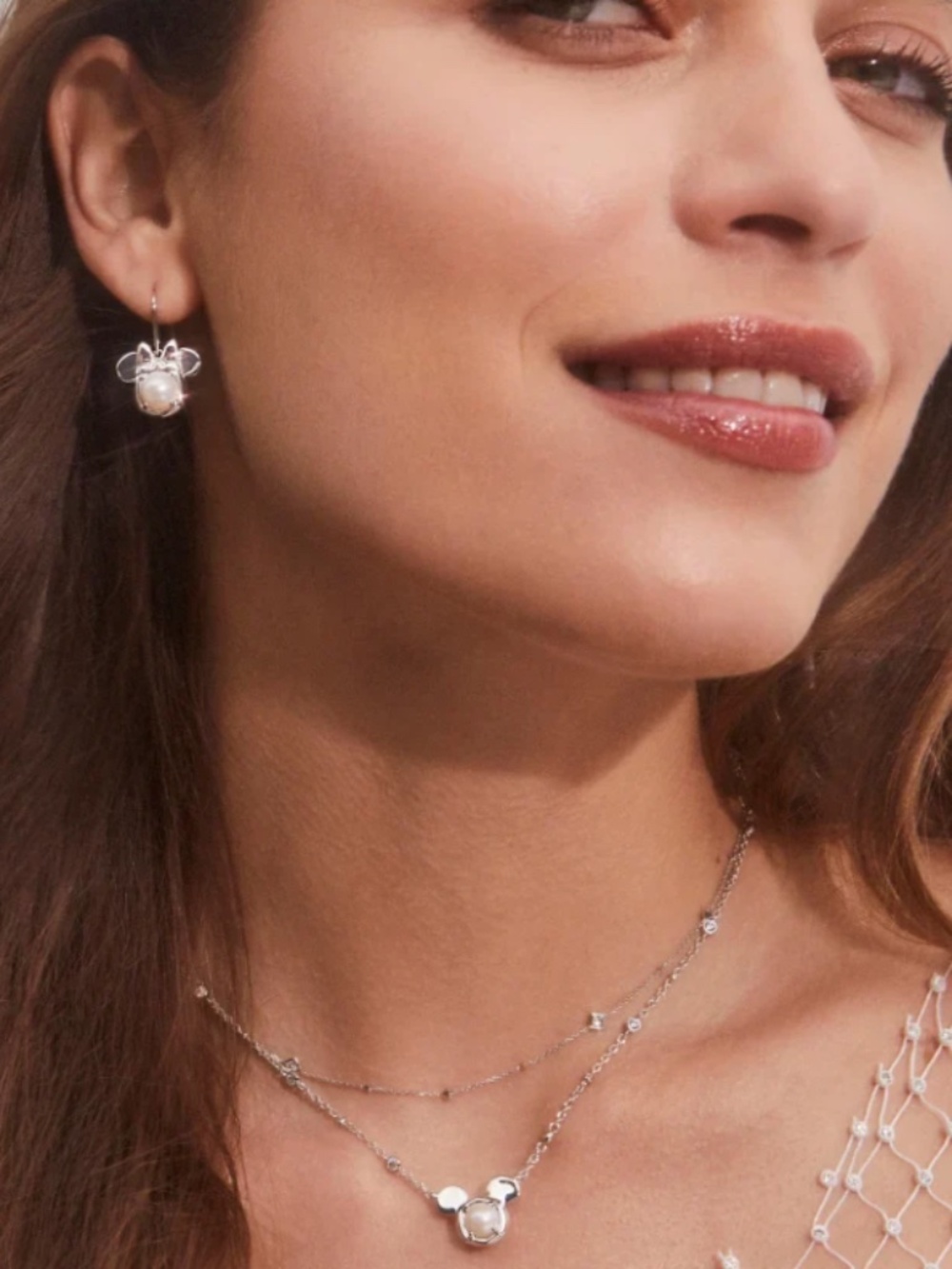 Disney | Kendra Scott Minnie Mouse Drop Earrings White Pearl Gold - Picture 3 of 6